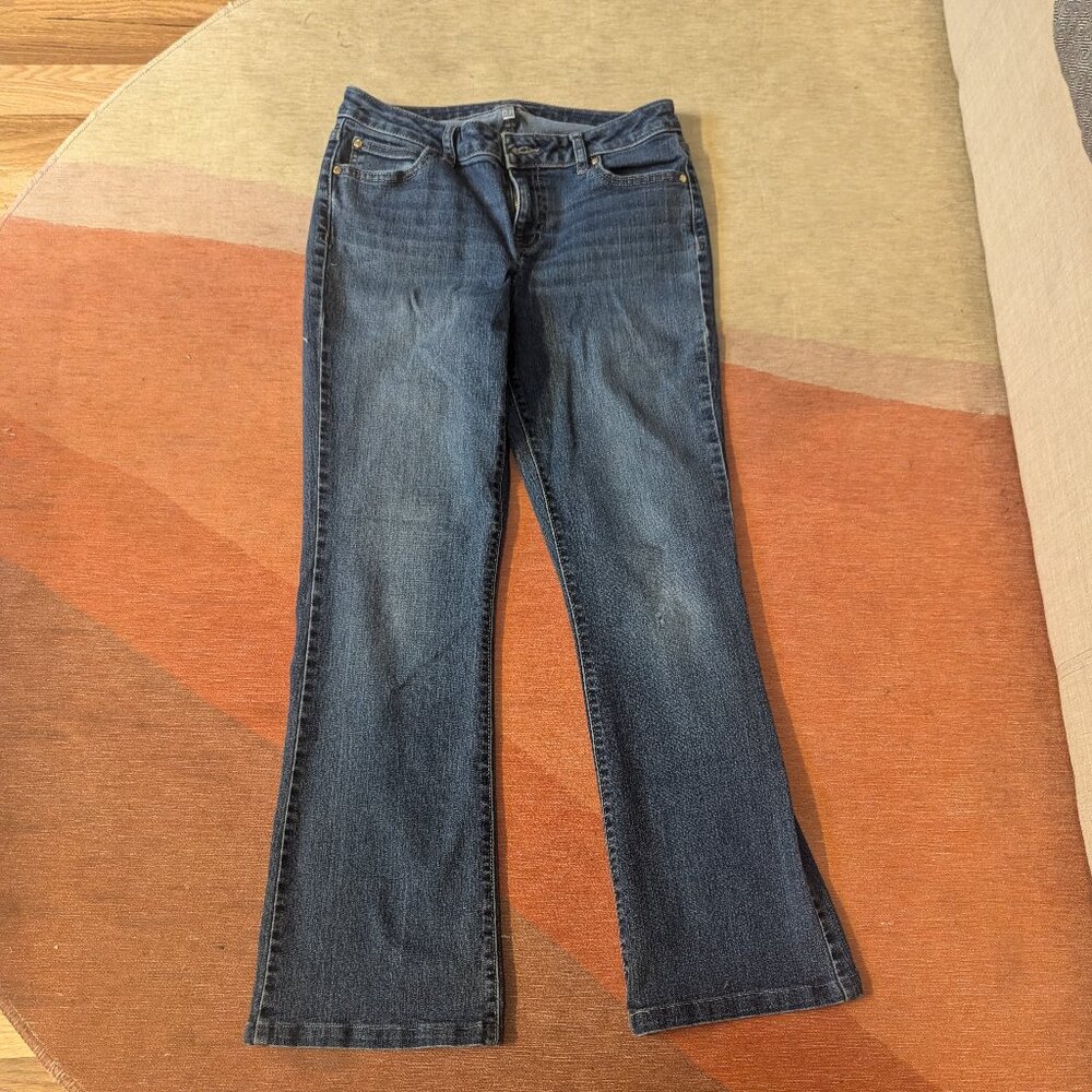 Jennifer Lopez Bootcut Jean Size 6 with small cutout